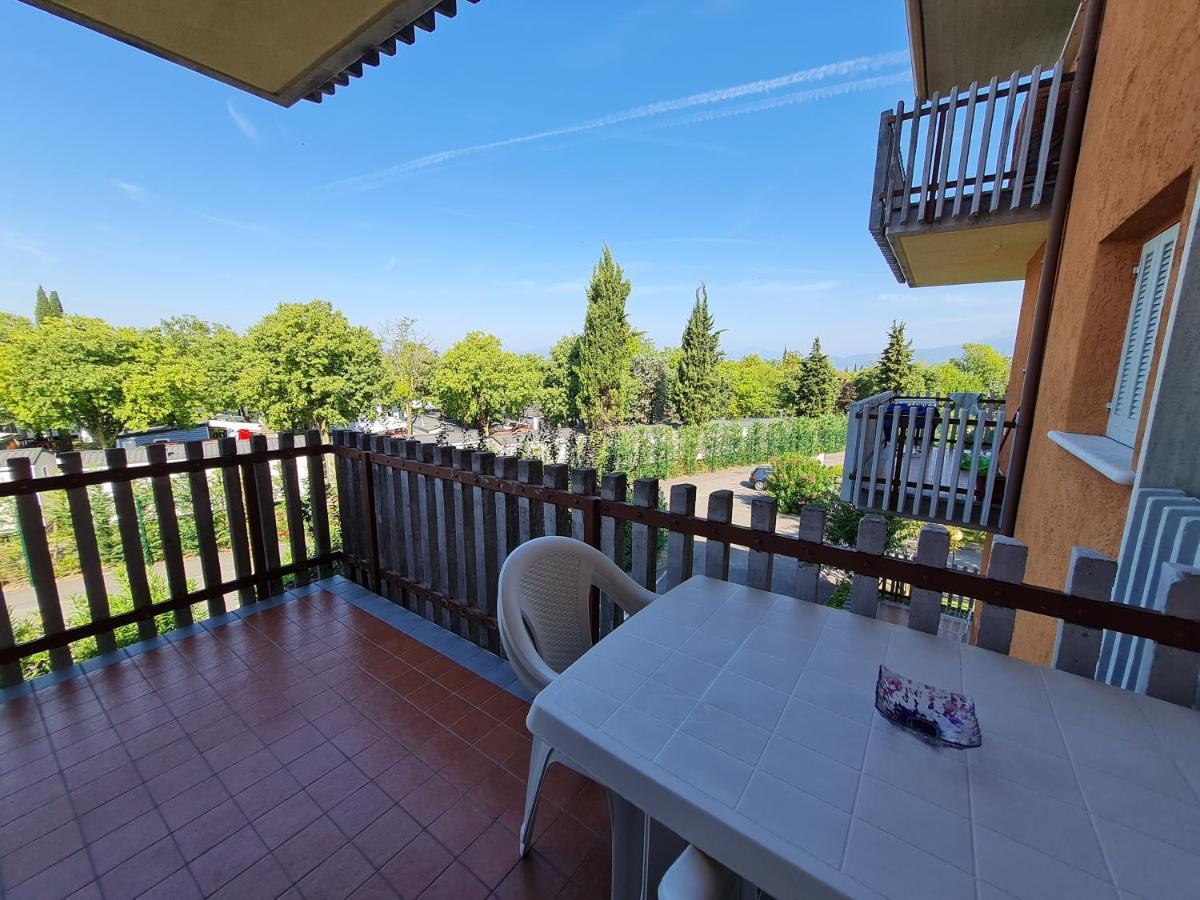 Easy Apartments Peschiera Пескьера-дель-Гарда Экстерьер фото