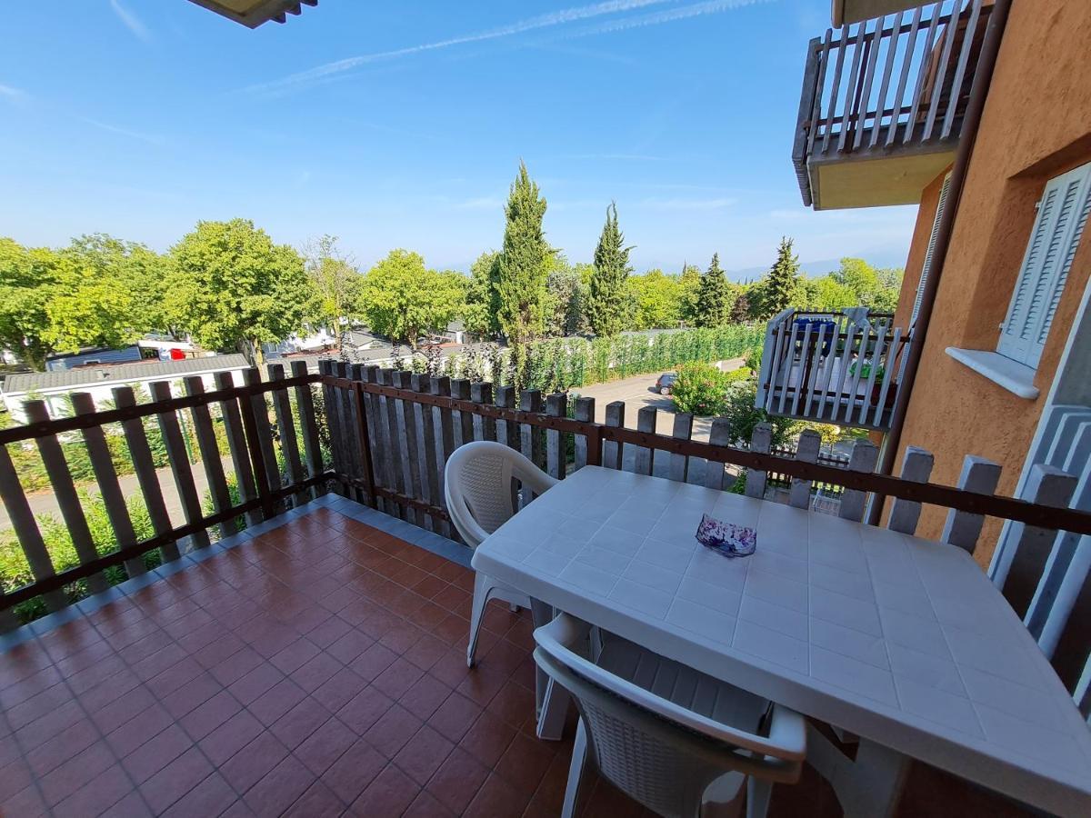 Easy Apartments Peschiera Пескьера-дель-Гарда Экстерьер фото