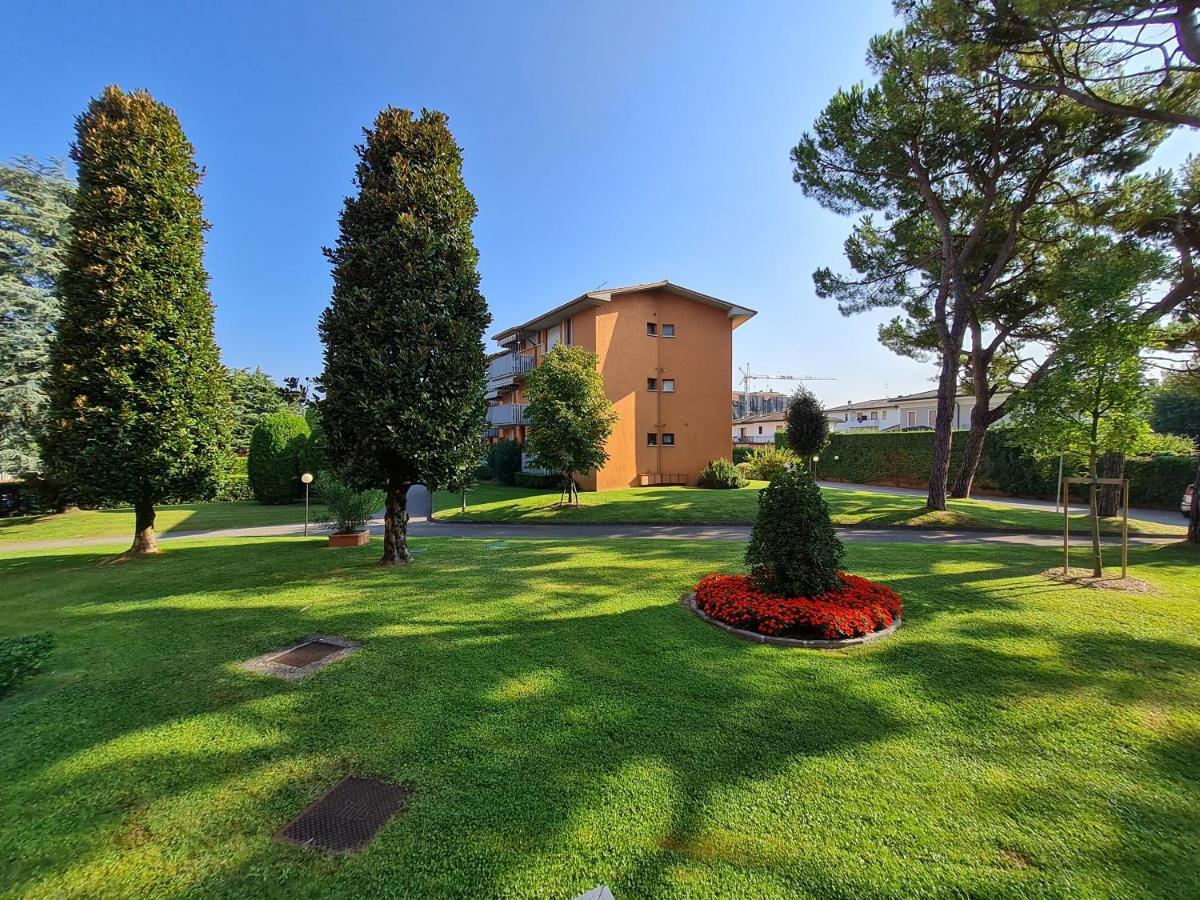 Easy Apartments Peschiera Пескьера-дель-Гарда Экстерьер фото