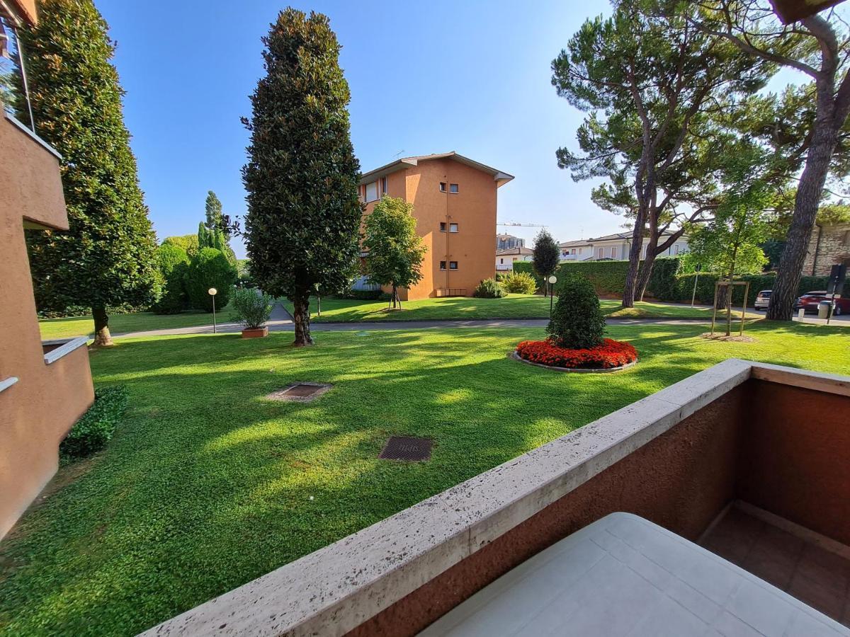 Easy Apartments Peschiera Пескьера-дель-Гарда Экстерьер фото