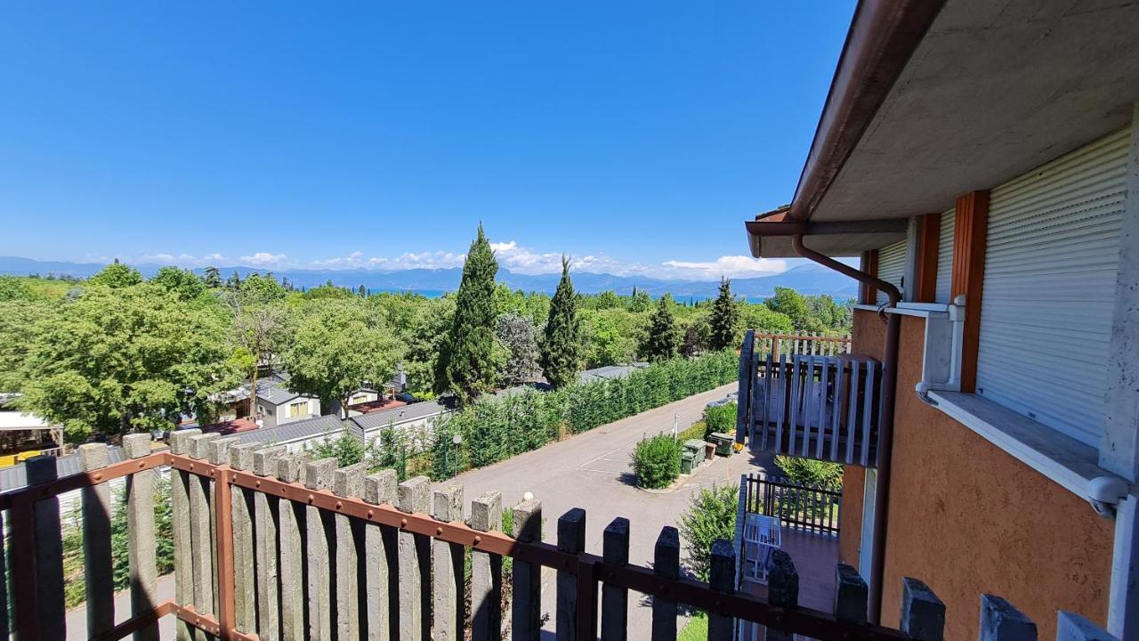 Easy Apartments Peschiera Пескьера-дель-Гарда Экстерьер фото