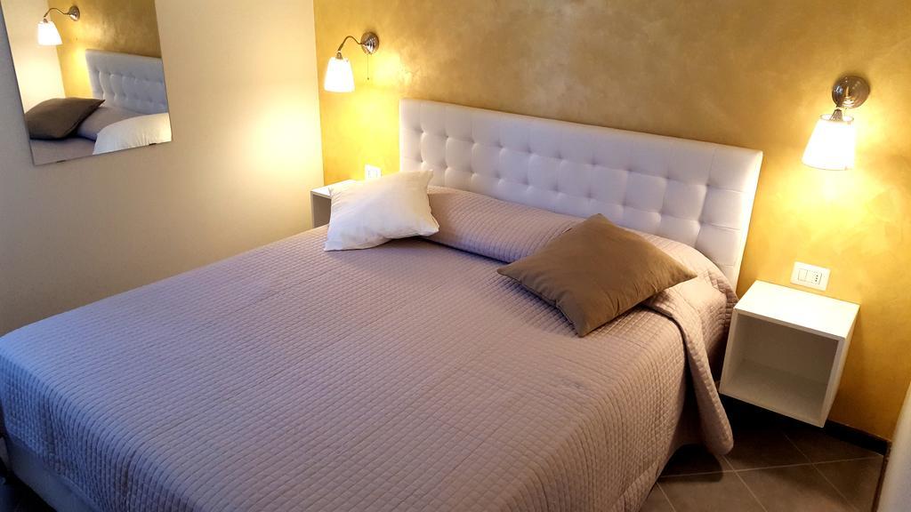 Easy Apartments Peschiera Пескьера-дель-Гарда Экстерьер фото